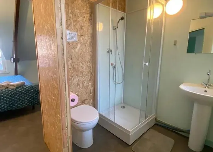 à - 20m² - Parking *